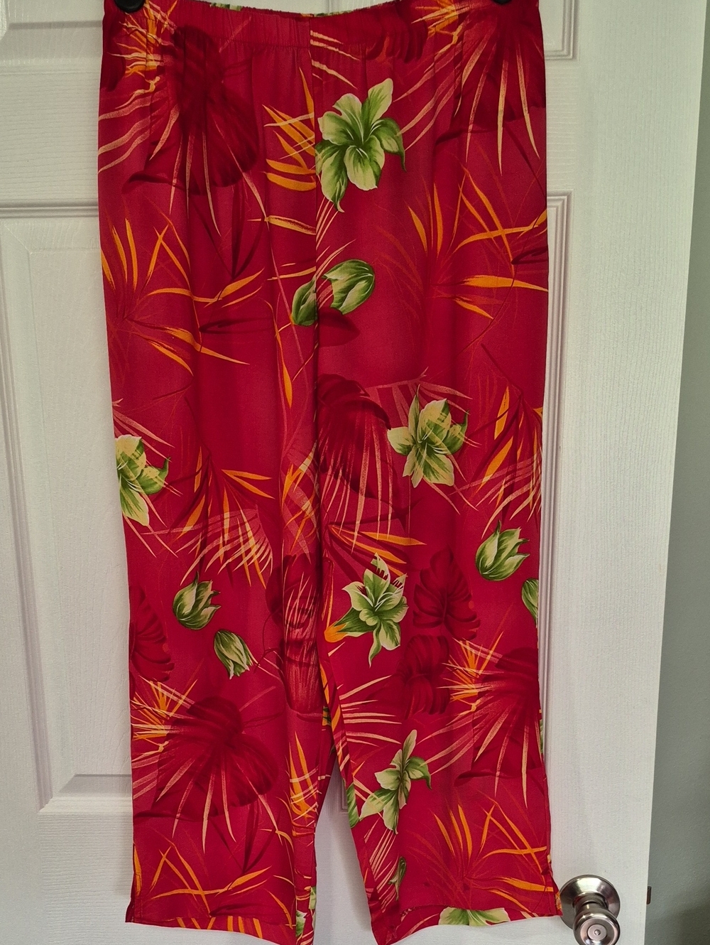EUC Orange/Red Tropical Floral Elastic Waist Capri Lounge Pants Large